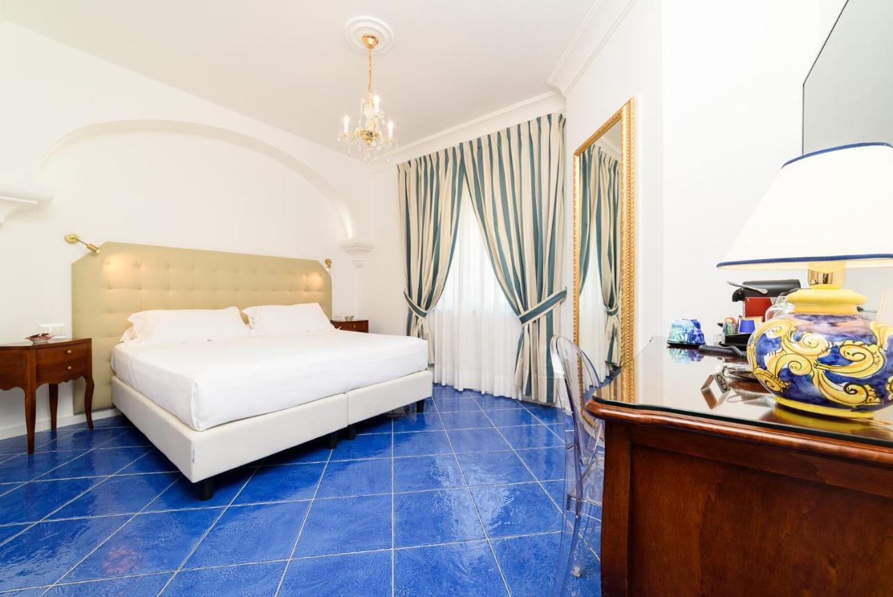 Hotel La Casa Di Paolo Casa Di Charme à Marina di Camerota Extérieur photo
