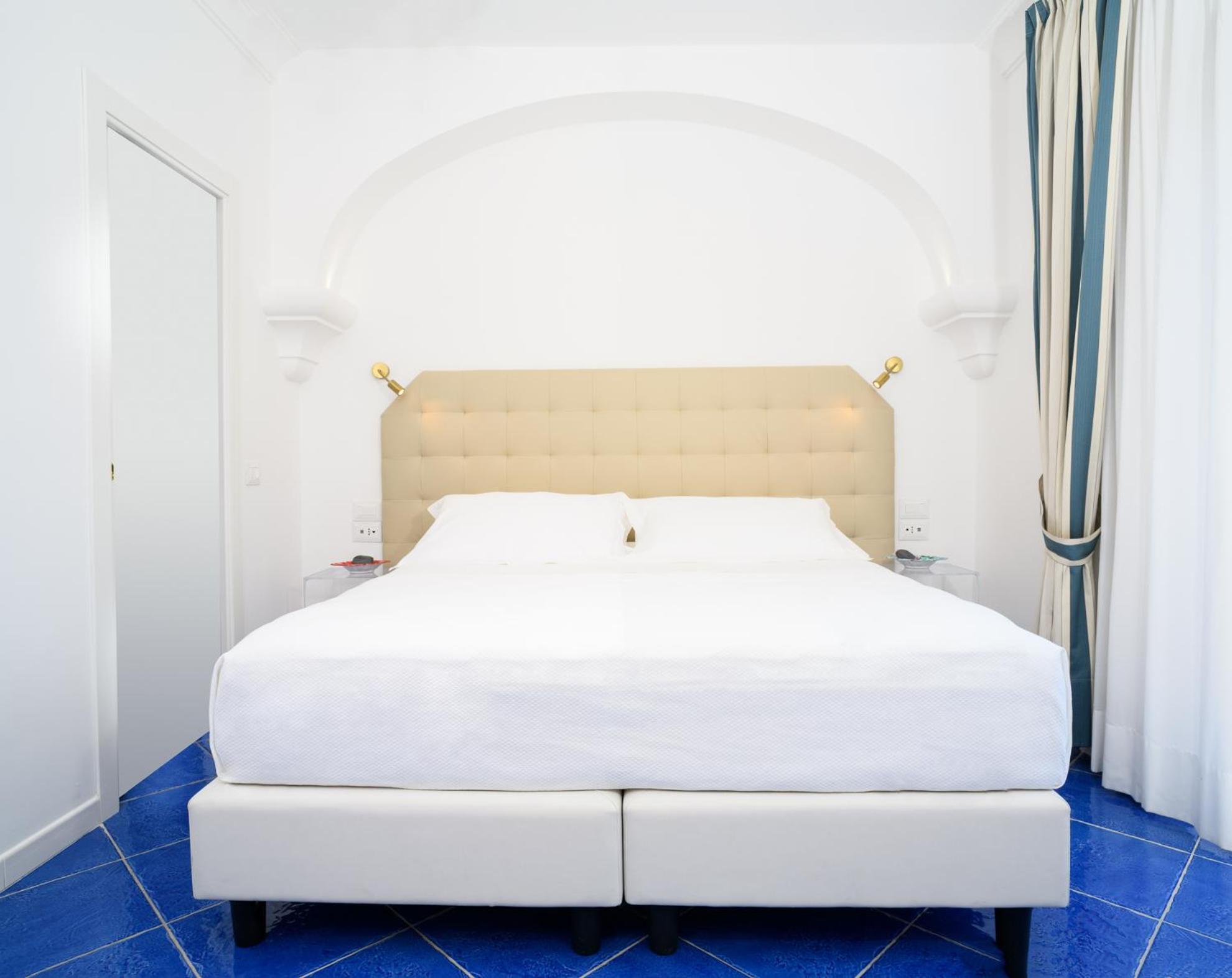 Hotel La Casa Di Paolo Casa Di Charme à Marina di Camerota Extérieur photo